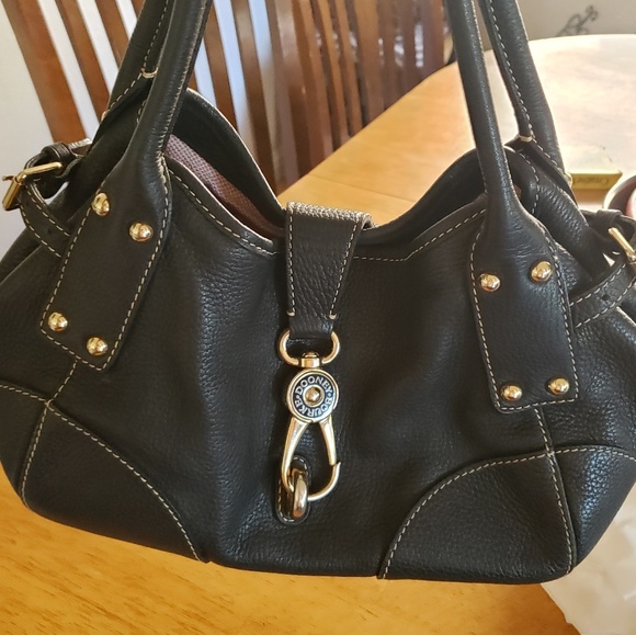 Dooney & Bourke Handbags - Dooney & Bourke Black Leather Handbag